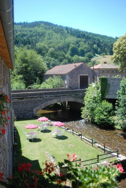 Auberge De Chanteuges Exterior photo