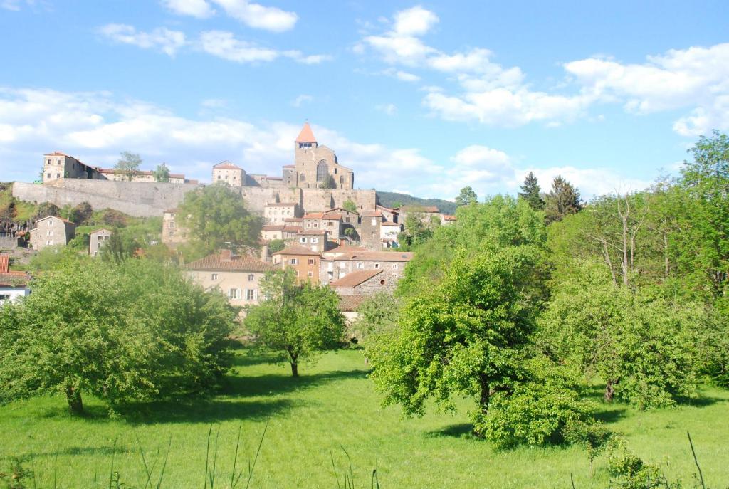 Auberge De Chanteuges Exterior photo